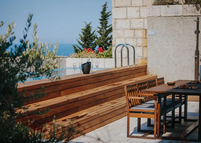 ヴィラ パオリーナ *